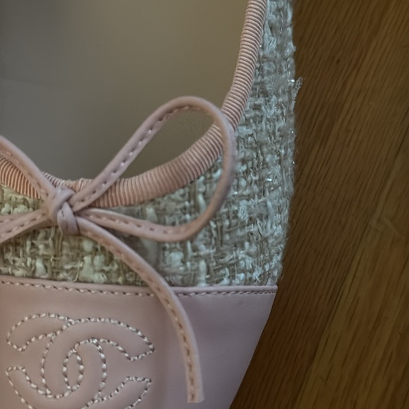 Chanel Pink and Cream Tweed Flats with Bow - Picture 1 of 4